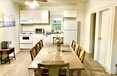 Keswick Cottage | Private cottage on a 3 Acers of land! 3-min from the beach!
