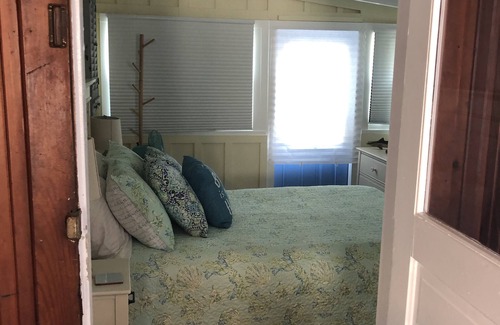 Sunset Beach Cottage | Beachside Cottage with Ocean View - Guest Rated 9.8