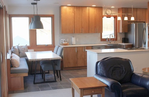 Culver House | Idyllic Country Home: Pool, Ocean View & Spa Near Culver