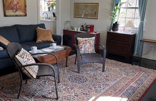 Corinth Cottage | Serene Country Retreat with Kitchen and Pet-Friendly Perks