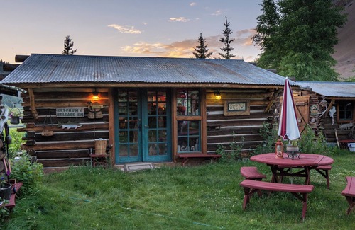 Mackay Cabin | Cozy Cabins by Big Lost River - Guest Rated 9.8/10