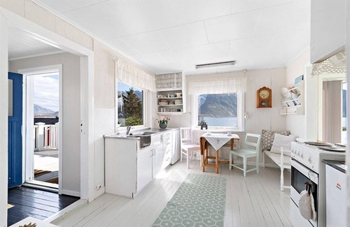 Flakstad Villa | Inviting Private House by the Fjord with Oceanfront Views
