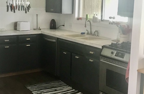 Jackson House | Idyllic Creekside Retreat Just Steps from the Heart of Town