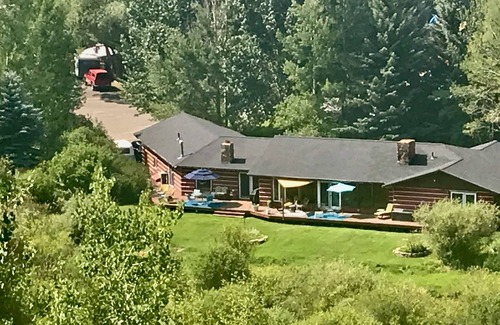 Jackson House | Idyllic Creekside Retreat Just Steps from the Heart of Town