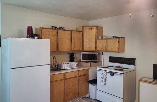 Bay VIew Addition Cottage | Delightful & Private Retreat: Pet-Friendly Near Beaches