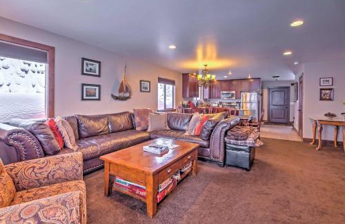 Incline Village House | Inviting Incline Village Townhome - Steps from Ski Beach
