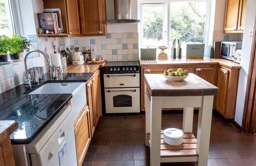 Littlebredy House | Ideal Detached Cottage for Rent on Scenic Chesil Beach