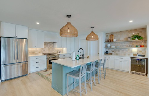 Cedar Creek Reservoir House | Enchanting Lakefront Oaks Retreat with Spa and Dock Access