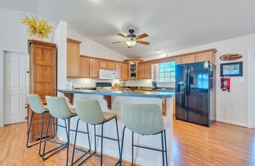 High Point House | Tranquil Lake Whisper Haven: Pet-Friendly & Poolside Retreat