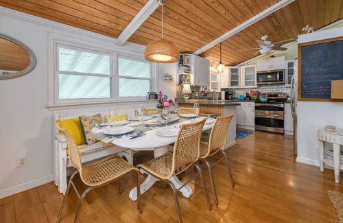 Tybee Island Cottage | Waterfront Retreat with Private Dock - Dog-Friendly Getaway