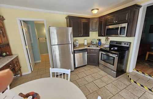 Jacksons' Gap House | Pet-Friendly Lemonade Cottage: Steps from Boat Ramp & Pier