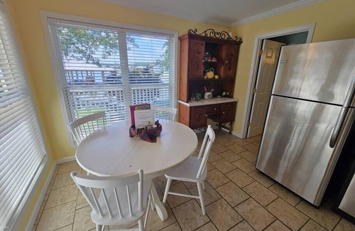 Jacksons' Gap House | Pet-Friendly Lemonade Cottage: Steps from Boat Ramp & Pier