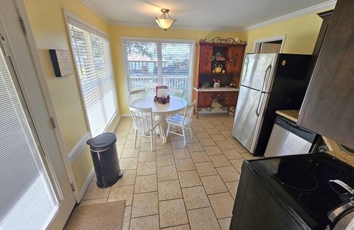 Jacksons' Gap House | Pet-Friendly Lemonade Cottage: Steps from Boat Ramp & Pier