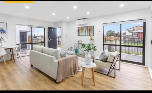 Papatoetoe House | Cozy Double Bedroom with Private Bathroom Near Auckland Airport