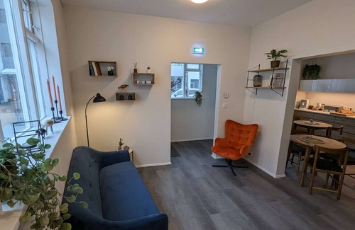 Isafjordur House | Cozy Double Room with Private Bath @ The Ísafjörður Inn
