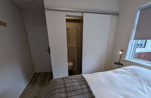 Isafjordur House | Cozy Double Room with Private Bath @ The Ísafjörður Inn