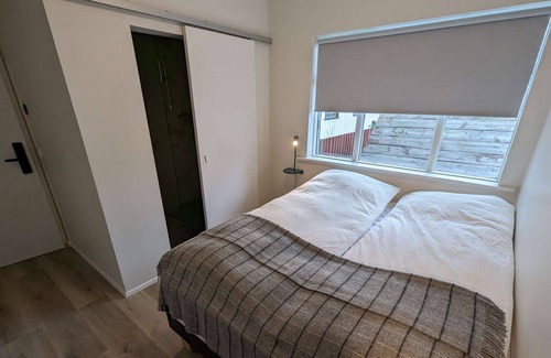 Isafjordur House | Cozy Double Room with Private Bath @ The Ísafjörður Inn