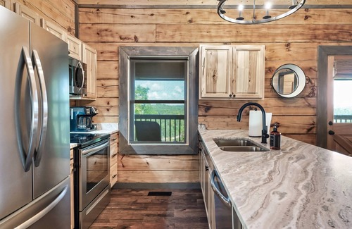 Sevierville Cabin | Inviting Mountain Lake View Cabin with Hot Tub & Game Loft