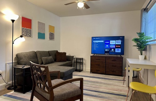 Livingston Park Apartment | Convenient Downtown Columbus 1 Bed Near Sports & Hospitals
