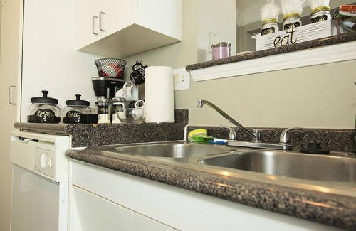 Deep Ellum Apartment | Downtown Retreat: Pet-Friendly & Free Parking Awaits!