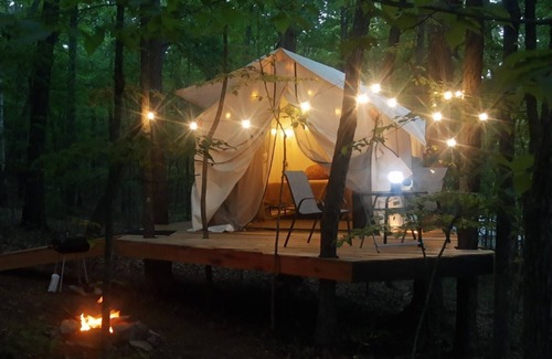 Ozone RV Rental | Cozy East Tennessee Treehouse Campground - Pet Friendly Retreat