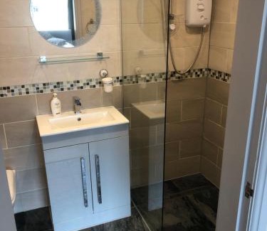 Ruthin House | Cozy Private En-Suite Guestroom in Ruthin, Child Friendly