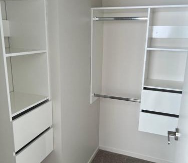 Auckland House | Cozy Private Ensuite for Singles or Couples - Rated 9.8/10