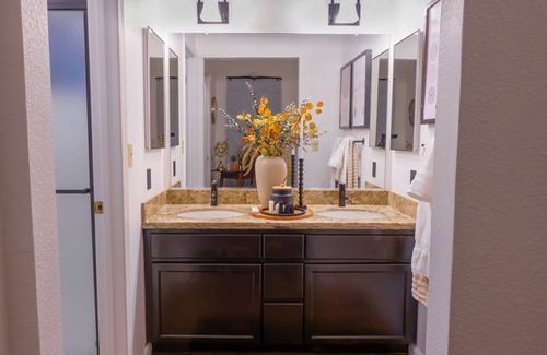 Rio Linda Apartment | Inviting Master Suite with Kitchenette & Private Entrance