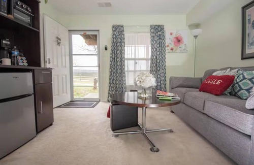 Rockville Apartment | Private Entrance & New La-Z-Boy Comfort™ Mattress