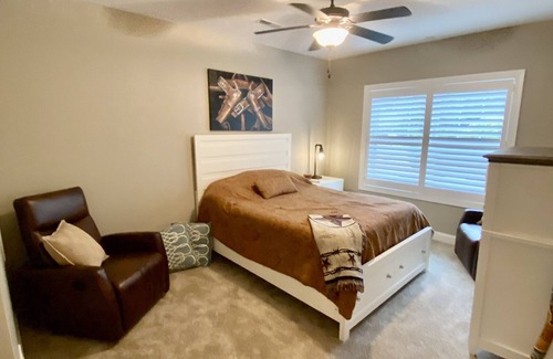 Massillon House | Private Entry Suite Near Hall of Fame with Hot Tub & Spa