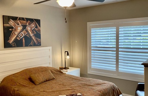 Massillon House | Private Entry Suite Near Hall of Fame with Hot Tub & Spa
