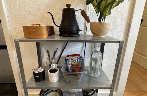Dupont Apartment | Modern Junior Suite with Private Entry and Breakfast Included