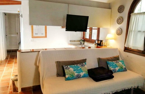 Port des Torrent House | Idyllic Private Bungalow Near Beaches with Pool & Spa