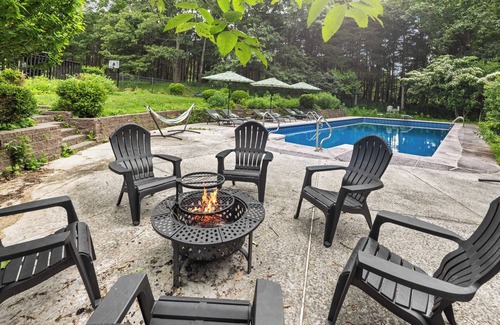 Chester Villa | Private Estate 9BR w/Pool, Hot Tub & Scenic Views!