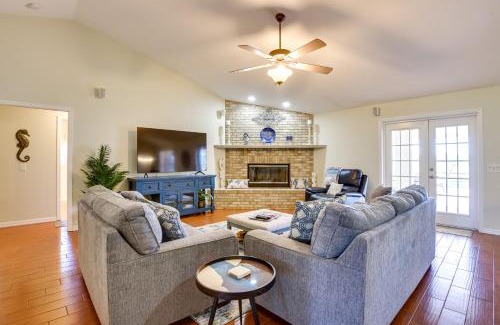 Braden River House | Private Bradenton Estate with Pool on Expansive 10 Acres