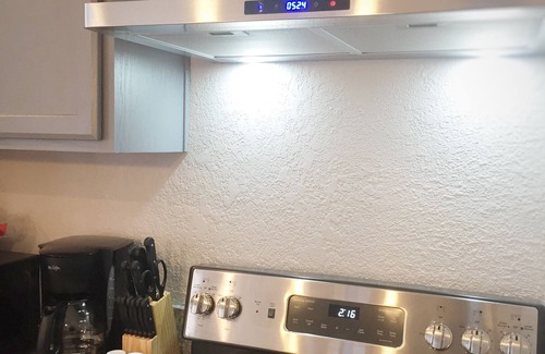 Thornton Apartment | Exclusive Private Executive Suite with Kitchen & Breakfast
