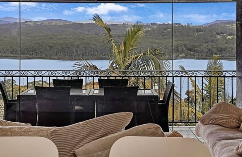 Merimbula House | Family Beach House Getaway - Steps from the Shore