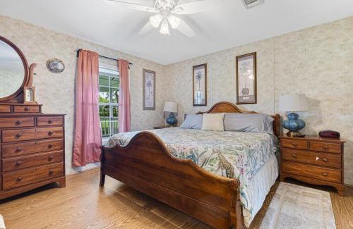 Pierson House | Private Farm with Beach Near St Johns River