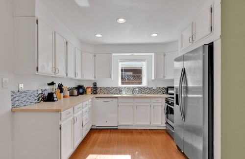 Centerville House | Cozy Fremont Home with Yard & Easy Bay Area Access