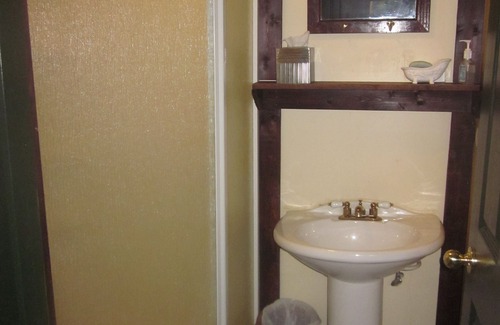 Pembine Apartment | Cozy French-Themed Room with Kitchenette & Top Reviews