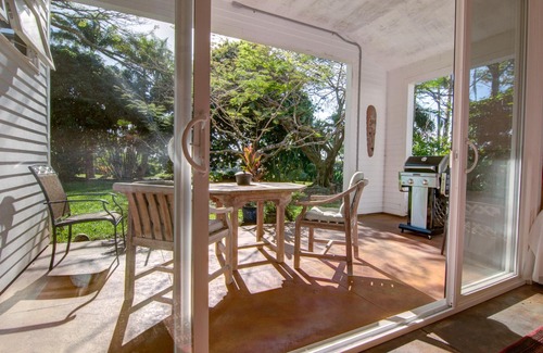 Pepeekeo Cottage | Enchanting Garden Cottage Steps from the Botanic Gardens