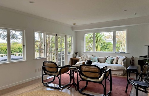 Devonport House | Stylish 4-Bedroom Retreat with Ocean View in Auckland