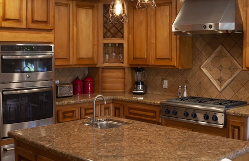 Temecula House | Exclusive Vineyard Retreat on Temecula Wine Trail - Pool & Spa