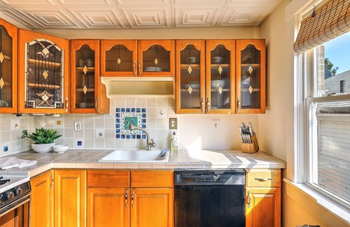 Off Broadway Apartment | Discover a Private Retreat in Downtown Newport
