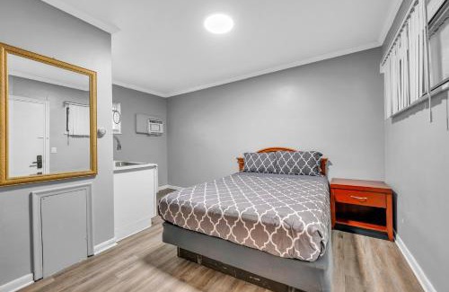 Riverview Apartment | Private Getaway for 2 Near Dining Entertainment