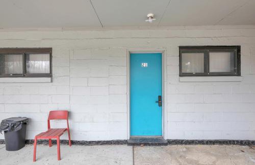 Riverview Apartment | Private Getaway for 2 Near Dining Entertainment