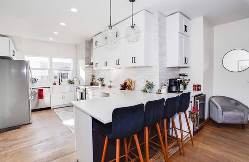 College Hill House | Private Getaway with heated pool, Hot Tub & Designer Touches, Walkable Dining