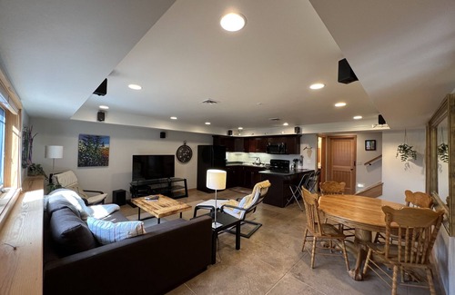 White Salmon Apartment | Escape to Private Gorge Getaway: Pool & Breakfast Included