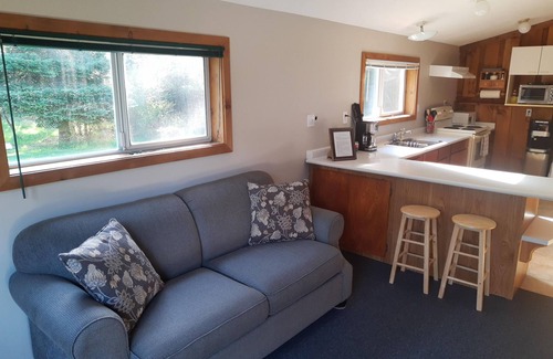 Courtenay House | Private Guesthouse on 74 Acres of Forest