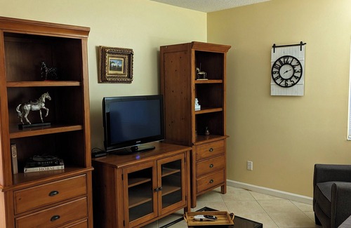 Loxahatchee House | Ideal Guest House on a Scenic Horse Farm with Ocean View
